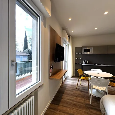 Skyline Apartament *