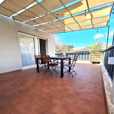 Skyline Apartament *